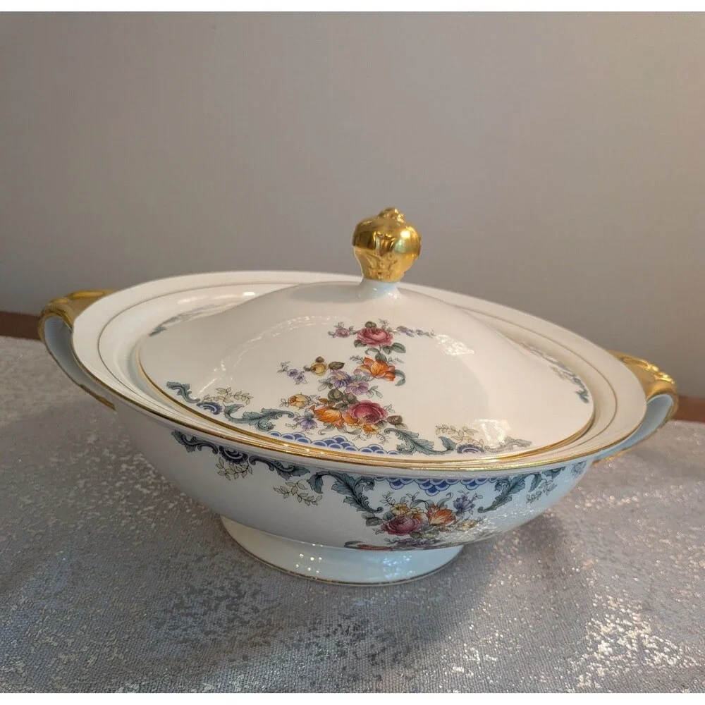 Royal Bayreuth Franklin Bone China Round Covered Vegetable Bowl Romantic Floral